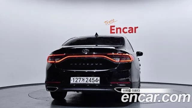 2018 Hyundai Grandeur IG 2.4 Modern Sold VIN KMHF141CBJA152872 – rear exterior 2018 Hyundai Grandeur IG 2.4 Modern Sold VIN KMHF141CBJA152872 – rear exterior