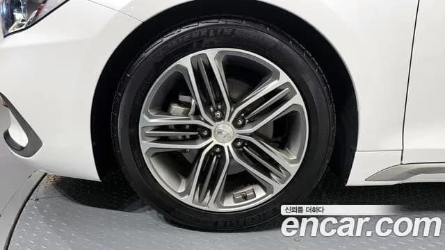 2018 Hyundai Grandeur IG 2.4 Premium Sold VIN KMHF141CBJA156724 – rear exterior 2018 Hyundai Grandeur IG 2.4 Premium Sold VIN KMHF141CBJA156724 – rear exterior