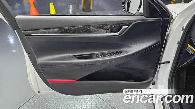 2018 Hyundai Grandeur IG 2.4 Premium Sold VIN KMHF141CBJA156724 – photo 13 2018 Hyundai Grandeur IG 2.4 Premium Sold VIN KMHF141CBJA156724 – photo 13