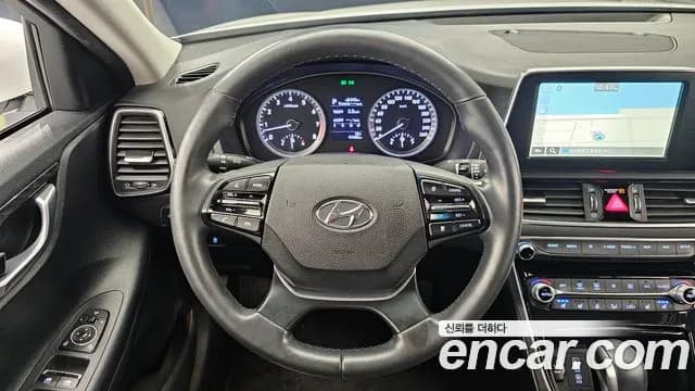 2018 Hyundai Grandeur IG 2.4 Premium Sold VIN KMHF141CBJA156724 – photo 15 2018 Hyundai Grandeur IG 2.4 Premium Sold VIN KMHF141CBJA156724 – photo 15