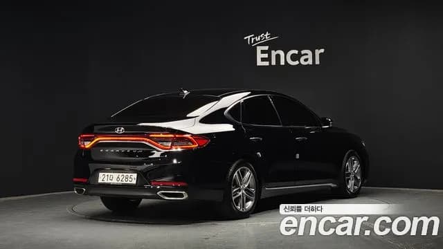 2018 Hyundai Grandeur IG 2.4 Premium Sold VIN KMHF141CBJA161121 – side profile 2018 Hyundai Grandeur IG 2.4 Premium Sold VIN KMHF141CBJA161121 – side profile