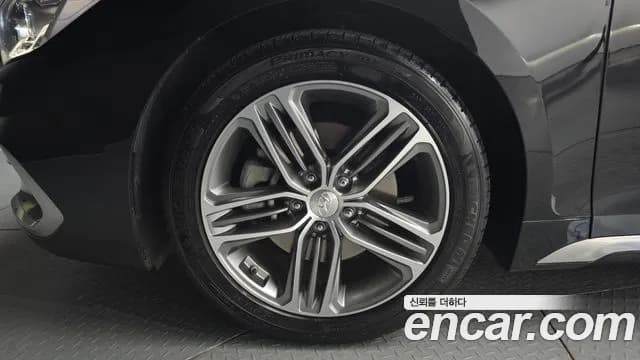 2018 Hyundai Grandeur IG 2.4 Premium Sold VIN KMHF141CBJA161121 – photo 15 2018 Hyundai Grandeur IG 2.4 Premium Sold VIN KMHF141CBJA161121 – photo 15