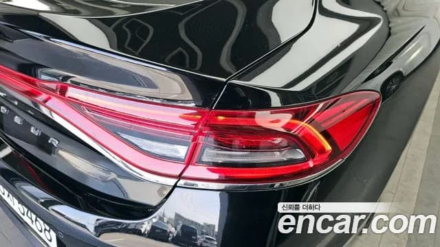 2018 Hyundai Grandeur IG 2.4 Premium Sold VIN KMHF141CBJA165230 – photo 18 2018 Hyundai Grandeur IG 2.4 Premium Sold VIN KMHF141CBJA165230 – photo 18