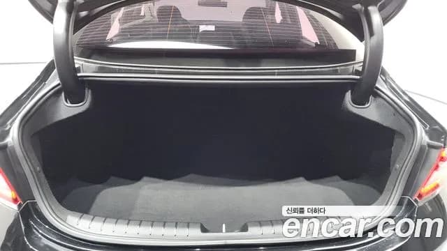 2018 Hyundai Grandeur IG 2.4 Premium Sold VIN KMHF141CBJA167137 – front exterior 2018 Hyundai Grandeur IG 2.4 Premium Sold VIN KMHF141CBJA167137 – front exterior