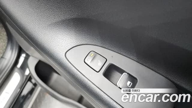 2018 Hyundai Grandeur IG 2.4 Premium Sold VIN KMHF141CBJA167137 – photo 12 2018 Hyundai Grandeur IG 2.4 Premium Sold VIN KMHF141CBJA167137 – photo 12