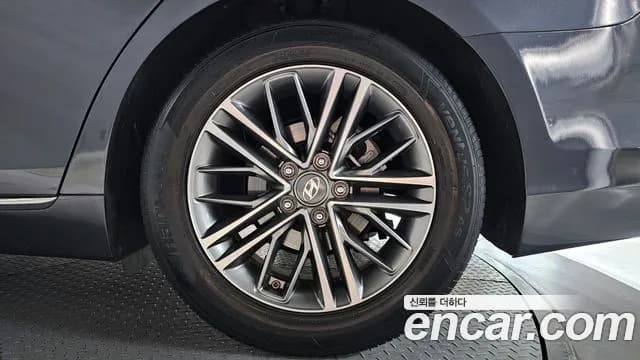 2018 Hyundai Grandeur IG 2.4 Modern Sold VIN KMHF141CBJA167478 – photo 20 2018 Hyundai Grandeur IG 2.4 Modern Sold VIN KMHF141CBJA167478 – photo 20