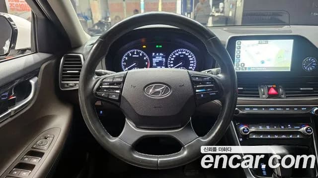 2018 Hyundai Grandeur IG 2.4 Premium Sold VIN KMHF141CBJA171048 – undercarriage 2018 Hyundai Grandeur IG 2.4 Premium Sold VIN KMHF141CBJA171048 – undercarriage