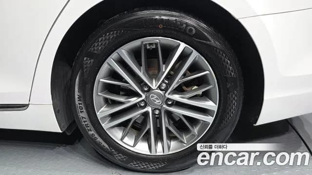 2019 Hyundai Grandeur IG 2.4 Premium Sold VIN KMHF141CBKA177195 – photo 11 2019 Hyundai Grandeur IG 2.4 Premium Sold VIN KMHF141CBKA177195 – photo 11