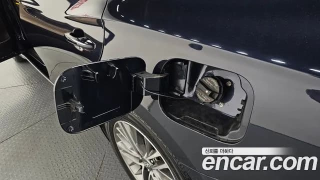 2019 Hyundai Grandeur IG 2.4 Premium Sold VIN KMHF141CBKA184264 – front exterior 2019 Hyundai Grandeur IG 2.4 Premium Sold VIN KMHF141CBKA184264 – front exterior