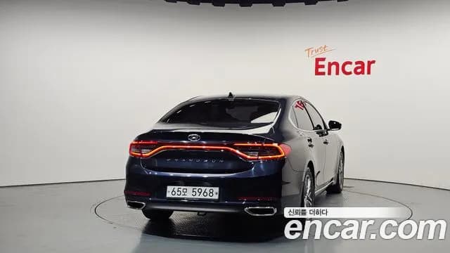 2019 Hyundai Grandeur IG 2.4 Premium Sold VIN KMHF141CBKA184264 – rear exterior 2019 Hyundai Grandeur IG 2.4 Premium Sold VIN KMHF141CBKA184264 – rear exterior