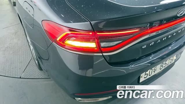 2019 Hyundai Grandeur IG 2.4 Premium Sold VIN KMHF141CBKA188259 – rear exterior 2019 Hyundai Grandeur IG 2.4 Premium Sold VIN KMHF141CBKA188259 – rear exterior