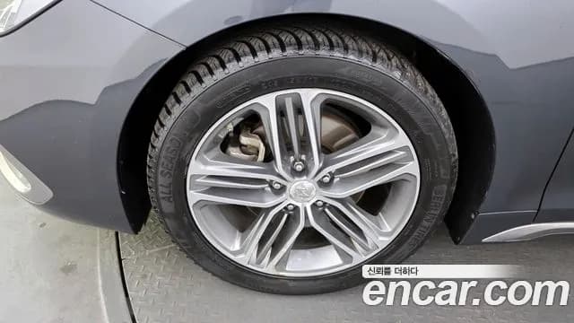 2019 Hyundai Grandeur IG 2.4 Premium Sold VIN KMHF141CBKA188259 – side profile 2019 Hyundai Grandeur IG 2.4 Premium Sold VIN KMHF141CBKA188259 – side profile