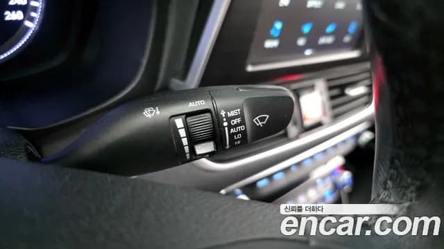 2019 Hyundai Grandeur IG 2.4 Premium Sold VIN KMHF141CBKA188259 – interior seats 2019 Hyundai Grandeur IG 2.4 Premium Sold VIN KMHF141CBKA188259 – interior seats