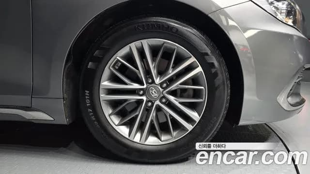 2019 Hyundai Grandeur IG 2.4 Premium Sold VIN KMHF141CBKA191616 – photo 13 2019 Hyundai Grandeur IG 2.4 Premium Sold VIN KMHF141CBKA191616 – photo 13