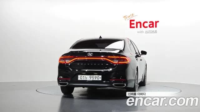 2019 Hyundai Grandeur IG 2.4 Premium Sold VIN KMHF141CBKA197993 – front exterior 2019 Hyundai Grandeur IG 2.4 Premium Sold VIN KMHF141CBKA197993 – front exterior