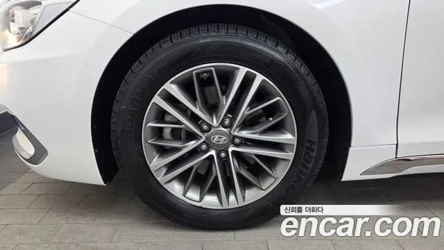 2019 Hyundai Grandeur IG 2.4 Premium Sold VIN KMHF141CBKA199851 – photo 13 2019 Hyundai Grandeur IG 2.4 Premium Sold VIN KMHF141CBKA199851 – photo 13