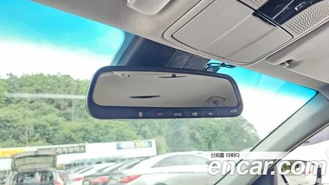 2019 Hyundai Grandeur IG 2.4 Premium Sold VIN KMHF141CBKA204737 – trunk area 2019 Hyundai Grandeur IG 2.4 Premium Sold VIN KMHF141CBKA204737 – trunk area