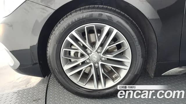 2019 Hyundai Grandeur IG 2.4 Premium Sold VIN KMHF141CBKA208179 – photo 14 2019 Hyundai Grandeur IG 2.4 Premium Sold VIN KMHF141CBKA208179 – photo 14