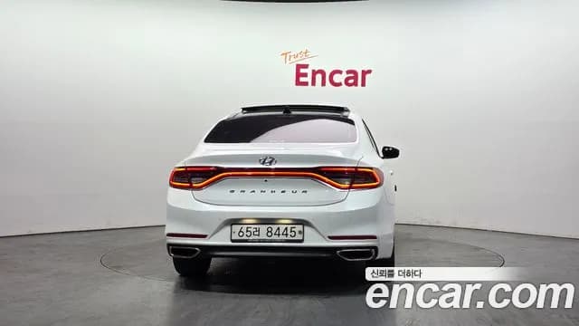 2019 Hyundai Grandeur IG 2.4 Premium Sold VIN KMHF141CBKA216361 – photo 14 2019 Hyundai Grandeur IG 2.4 Premium Sold VIN KMHF141CBKA216361 – photo 14