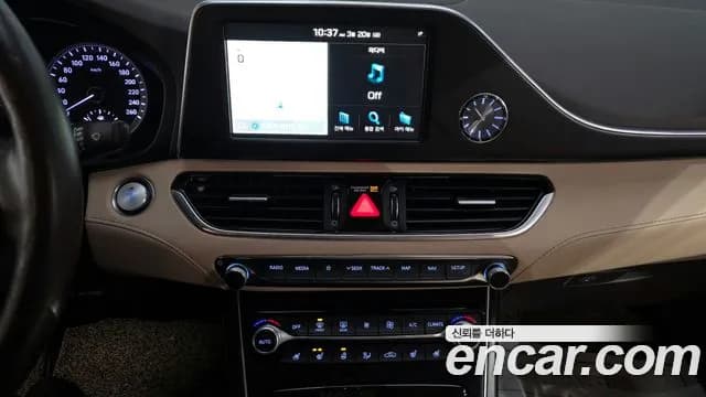 2019 Hyundai Grandeur IG 2.4 Premium Sold VIN KMHF141CBKA216361 – photo 18 2019 Hyundai Grandeur IG 2.4 Premium Sold VIN KMHF141CBKA216361 – photo 18