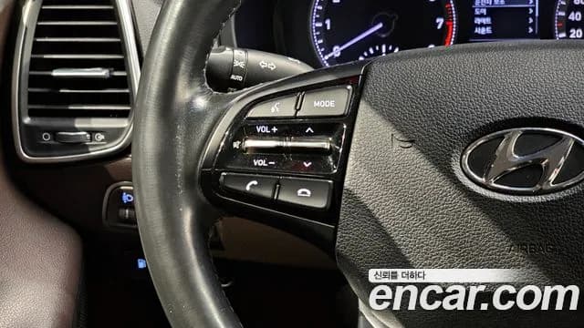 2019 Hyundai Grandeur IG 2.4 Premium Sold VIN KMHF141CBKA218848 – interior seats 2019 Hyundai Grandeur IG 2.4 Premium Sold VIN KMHF141CBKA218848 – interior seats