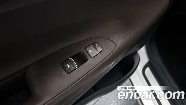 2019 Hyundai Grandeur IG 2.4 Premium Sold VIN KMHF141CBKA235639 – interior seats 2019 Hyundai Grandeur IG 2.4 Premium Sold VIN KMHF141CBKA235639 – interior seats
