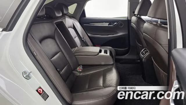 2019 Hyundai Grandeur IG 2.4 Premium Sold VIN KMHF141CBKA235639 – trunk area 2019 Hyundai Grandeur IG 2.4 Premium Sold VIN KMHF141CBKA235639 – trunk area