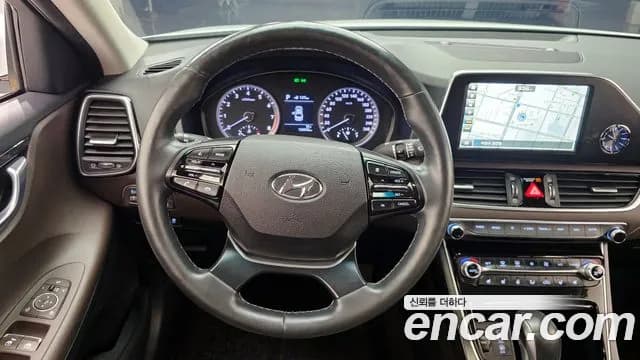 2019 Hyundai Grandeur IG 2.4 Premium Sold VIN KMHF141CBKA235639 – photo 18 2019 Hyundai Grandeur IG 2.4 Premium Sold VIN KMHF141CBKA235639 – photo 18