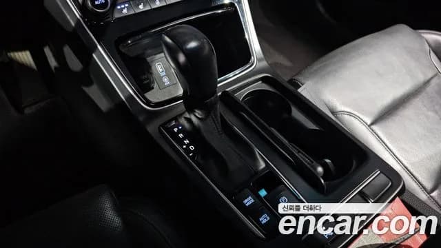 2019 Hyundai Grandeur IG 2.4 Premium Sold VIN KMHF141CBKA240752 – interior seats 2019 Hyundai Grandeur IG 2.4 Premium Sold VIN KMHF141CBKA240752 – interior seats