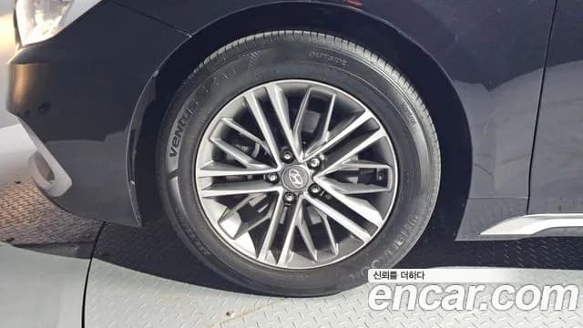 2019 Hyundai Grandeur IG 2.4 Premium Sold VIN KMHF141CBKA240752 – photo 12 2019 Hyundai Grandeur IG 2.4 Premium Sold VIN KMHF141CBKA240752 – photo 12