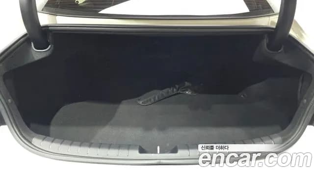2019 Hyundai Grandeur IG 2.4 Premium Sold VIN KMHF141CBKA249361 – front exterior 2019 Hyundai Grandeur IG 2.4 Premium Sold VIN KMHF141CBKA249361 – front exterior