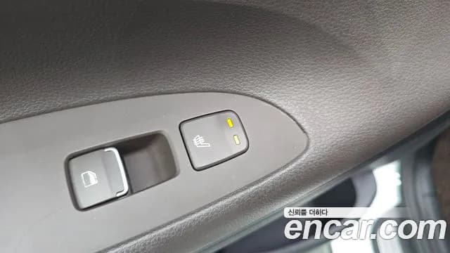2019 Hyundai Grandeur IG 2.4 Premium Sold VIN KMHF141CBKA249361 – trunk area 2019 Hyundai Grandeur IG 2.4 Premium Sold VIN KMHF141CBKA249361 – trunk area