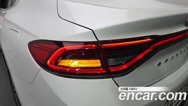 2019 Hyundai Grandeur IG 2.4 Premium Sold VIN KMHF141CBKA249361 – photo 21 2019 Hyundai Grandeur IG 2.4 Premium Sold VIN KMHF141CBKA249361 – photo 21
