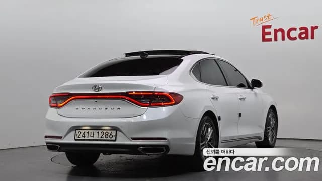 2019 Hyundai Grandeur IG 2.4 Premium Sold VIN KMHF141CBKA249361 – photo 28 2019 Hyundai Grandeur IG 2.4 Premium Sold VIN KMHF141CBKA249361 – photo 28