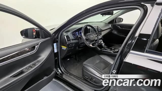 2019 Hyundai Grandeur IG 2.4 Premium Sold VIN KMHF141CBKA254549 – exterior detail 2019 Hyundai Grandeur IG 2.4 Premium Sold VIN KMHF141CBKA254549 – exterior detail