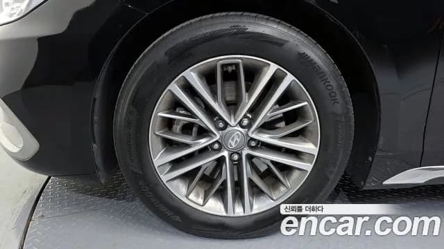 2019 Hyundai Grandeur IG 2.4 Premium Sold VIN KMHF141CBKA254549 – trunk area 2019 Hyundai Grandeur IG 2.4 Premium Sold VIN KMHF141CBKA254549 – trunk area