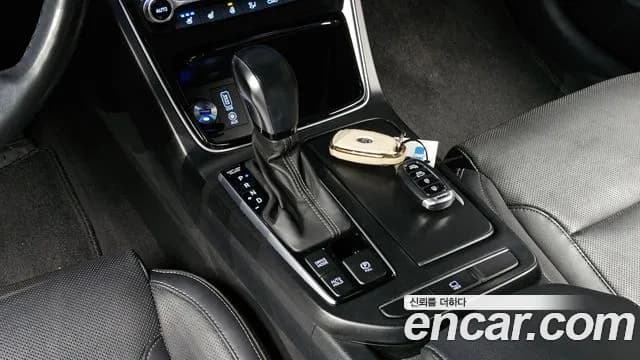 2019 Hyundai Grandeur IG 2.4 Premium Sold VIN KMHF141CBKA254803 – front exterior 2019 Hyundai Grandeur IG 2.4 Premium Sold VIN KMHF141CBKA254803 – front exterior