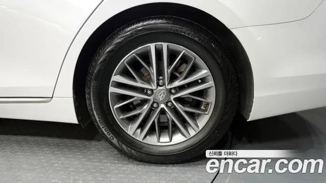 2019 Hyundai Grandeur IG 2.4 Premium Sold VIN KMHF141CBKA254803 – photo 11 2019 Hyundai Grandeur IG 2.4 Premium Sold VIN KMHF141CBKA254803 – photo 11