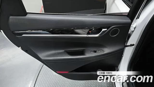 2019 Hyundai Grandeur IG 2.4 Premium Sold VIN KMHF141CBKA254803 – photo 23 2019 Hyundai Grandeur IG 2.4 Premium Sold VIN KMHF141CBKA254803 – photo 23