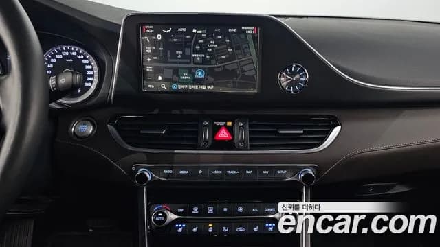2019 Hyundai Grandeur IG 2.4 Premium Sold VIN KMHF141CBKA256330 – photo 17 2019 Hyundai Grandeur IG 2.4 Premium Sold VIN KMHF141CBKA256330 – photo 17