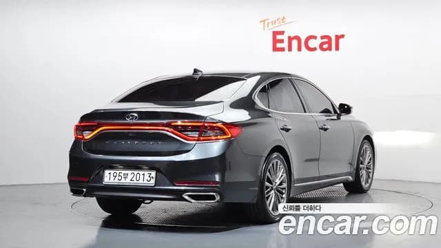 2019 Hyundai Grandeur IG 2.4 Premium Sold VIN KMHF141CBKA262758 – interior seats 2019 Hyundai Grandeur IG 2.4 Premium Sold VIN KMHF141CBKA262758 – interior seats