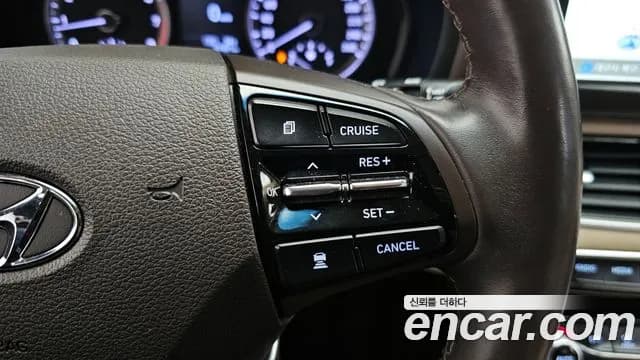2019 Hyundai Grandeur IG 2.4 Premium Sold VIN KMHF141CBKA262758 – trunk area 2019 Hyundai Grandeur IG 2.4 Premium Sold VIN KMHF141CBKA262758 – trunk area