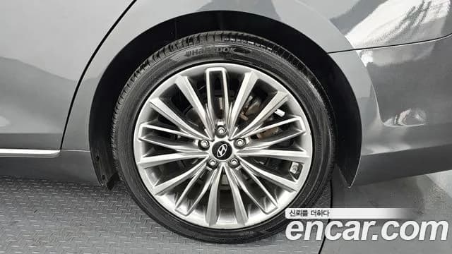 2019 Hyundai Grandeur IG 2.4 Premium Sold VIN KMHF141CBKA262758 – photo 17 2019 Hyundai Grandeur IG 2.4 Premium Sold VIN KMHF141CBKA262758 – photo 17