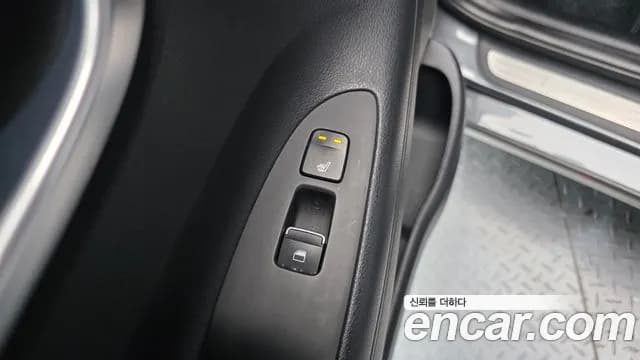 2019 Hyundai Grandeur IG 2.4 Premium Sold VIN KMHF141CBKA264346 – trunk area 2019 Hyundai Grandeur IG 2.4 Premium Sold VIN KMHF141CBKA264346 – trunk area