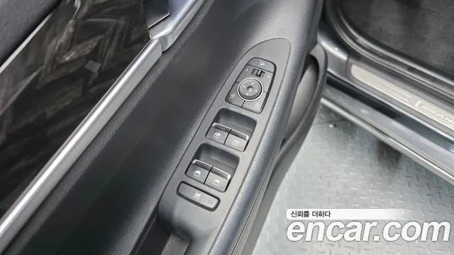 2019 Hyundai Grandeur IG 2.4 Premium Sold VIN KMHF141CBKA264346 – photo 14 2019 Hyundai Grandeur IG 2.4 Premium Sold VIN KMHF141CBKA264346 – photo 14