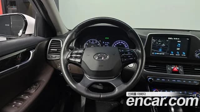 2019 Hyundai Grandeur IG 2.4 Premium Sold VIN KMHF141CBKA270386 – front exterior 2019 Hyundai Grandeur IG 2.4 Premium Sold VIN KMHF141CBKA270386 – front exterior