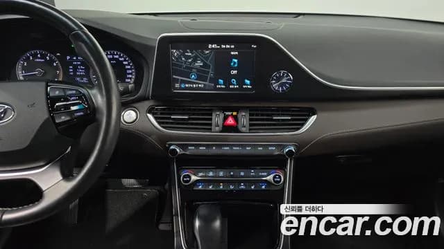 2019 Hyundai Grandeur IG 2.4 Premium Sold VIN KMHF141CBKA270386 – side profile 2019 Hyundai Grandeur IG 2.4 Premium Sold VIN KMHF141CBKA270386 – side profile