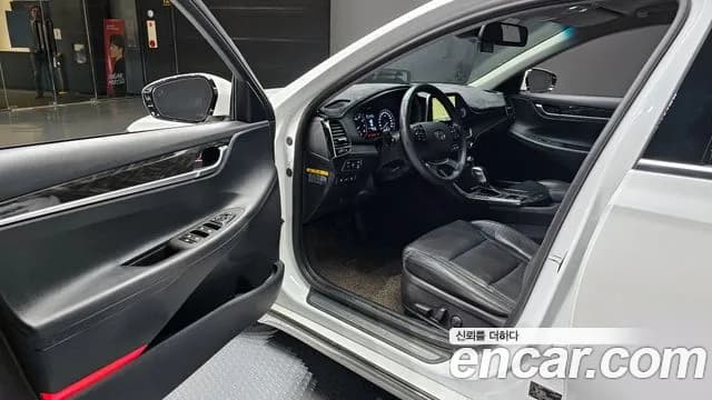 2019 Hyundai Grandeur IG 2.4 Premium Sold VIN KMHF141CBKA270944 – photo 17 2019 Hyundai Grandeur IG 2.4 Premium Sold VIN KMHF141CBKA270944 – photo 17