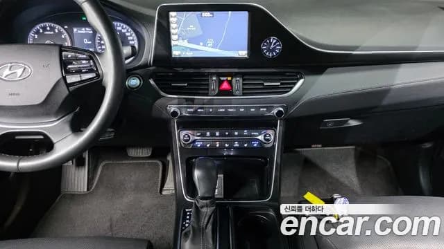 2019 Hyundai Grandeur IG 2.4 Modern Sold VIN KMHF141CBKA272322 – exterior detail 2019 Hyundai Grandeur IG 2.4 Modern Sold VIN KMHF141CBKA272322 – exterior detail