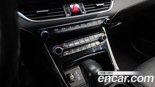 2019 Hyundai Grandeur IG 2.4 Modern Sold VIN KMHF141CBKA274898 – interior seats 2019 Hyundai Grandeur IG 2.4 Modern Sold VIN KMHF141CBKA274898 – interior seats